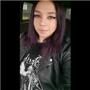 Profesora de artes dicta clases de dibujo y pintura para todas las edades